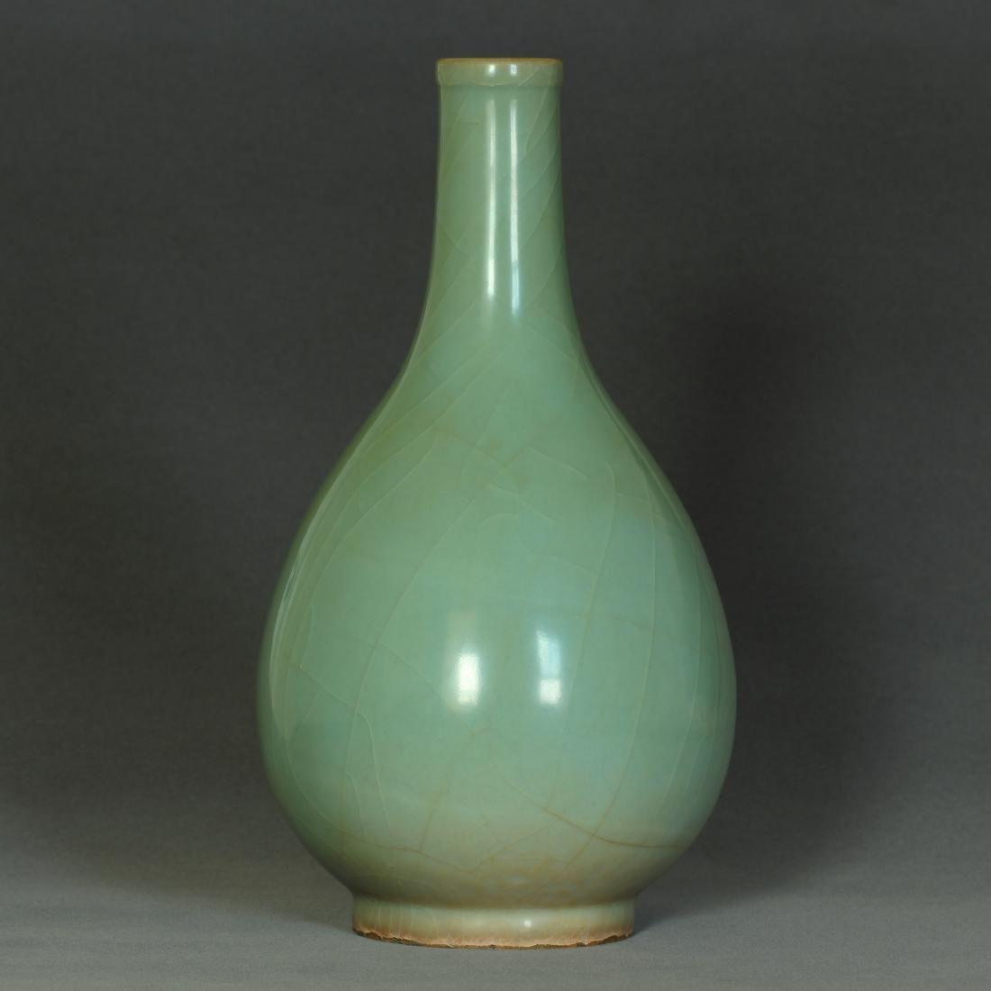 A Chinese LongQuan-Kiln Vase Southern Song Dynasty (1 of 7)