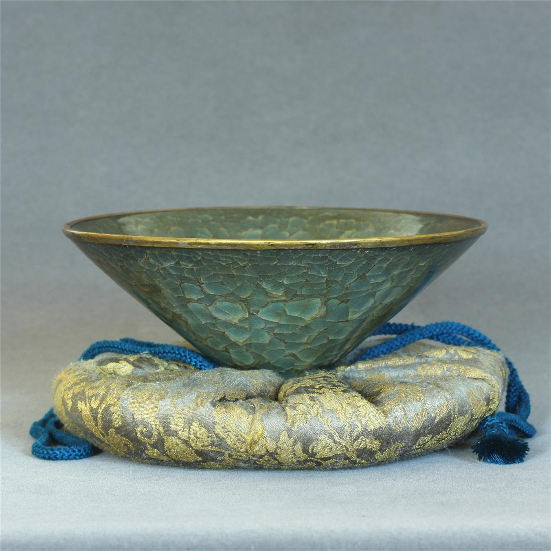 A Chinese Guan-Kiln Porcelain Bowl Southern Song (1 of 7)