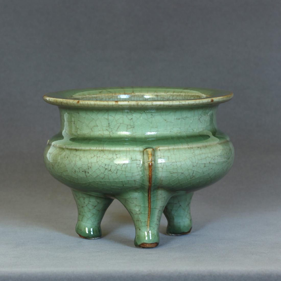 A Chinese LongQuan-Kiln Censer Southern Song Dynasty. (1 of 7)