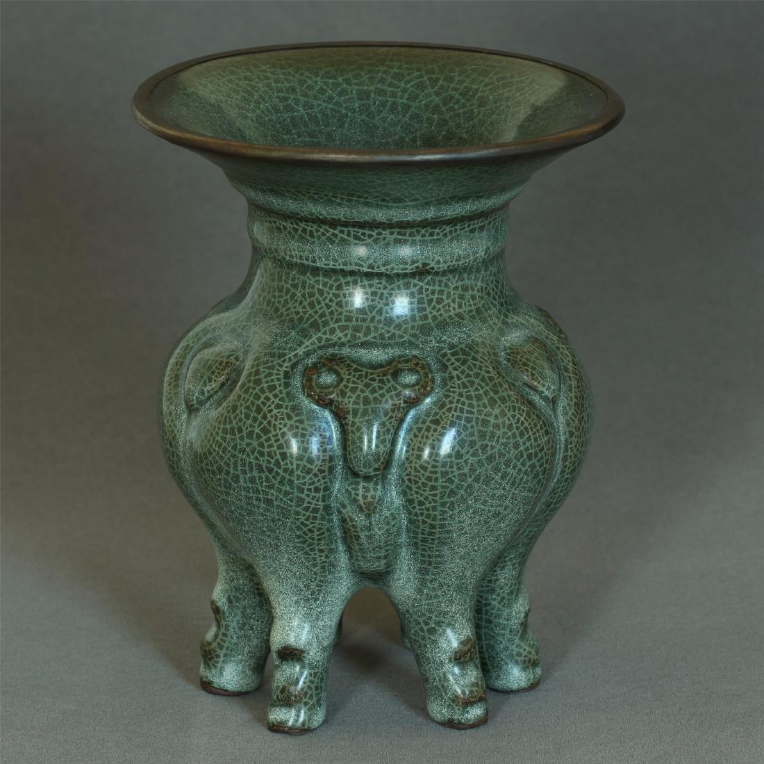 A Chinese Guan-Kiln Vase Southern Song Dynasty. (1 of 10)
