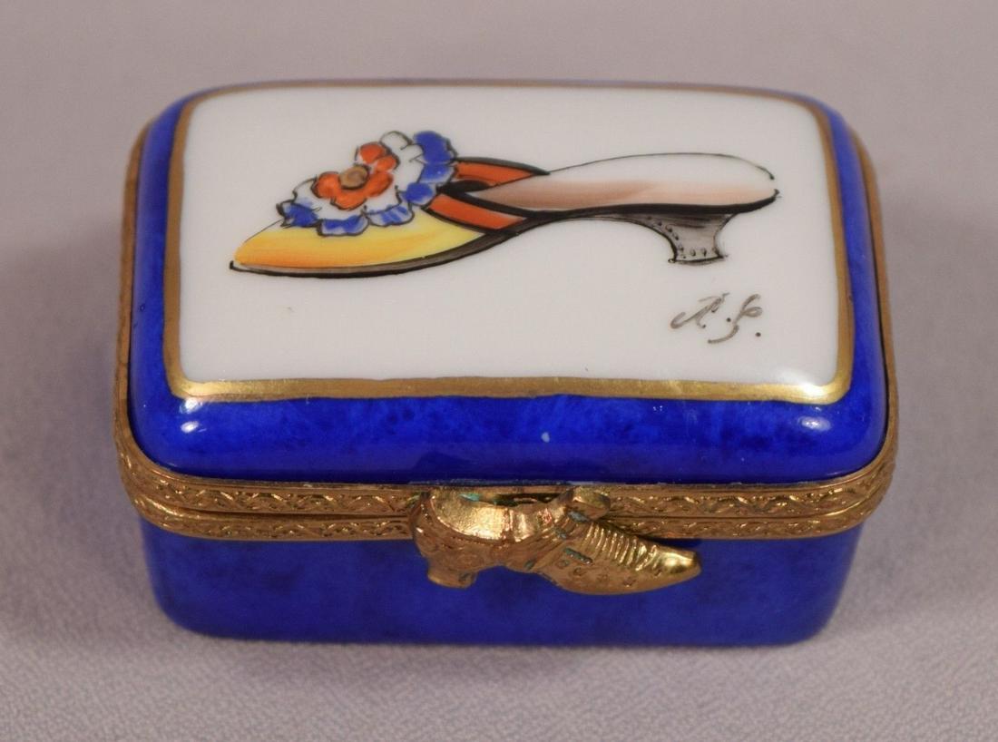 Beautiful Hand Painted Limoges Pill Or Trinket Box With (1 of 7)