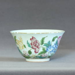 A Chinese Famille-Rose Porcelain Cup Qing Dynasty