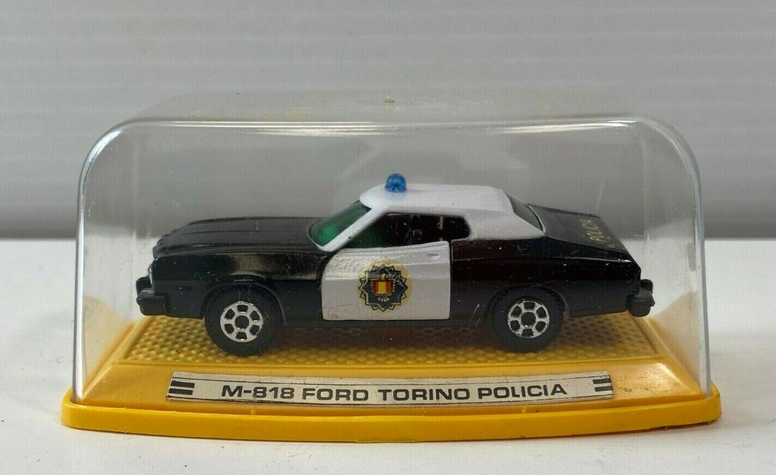 Pilen S.A. Serie Car-In-Chic:M-818 Ford Torino Policia (1 of 6)