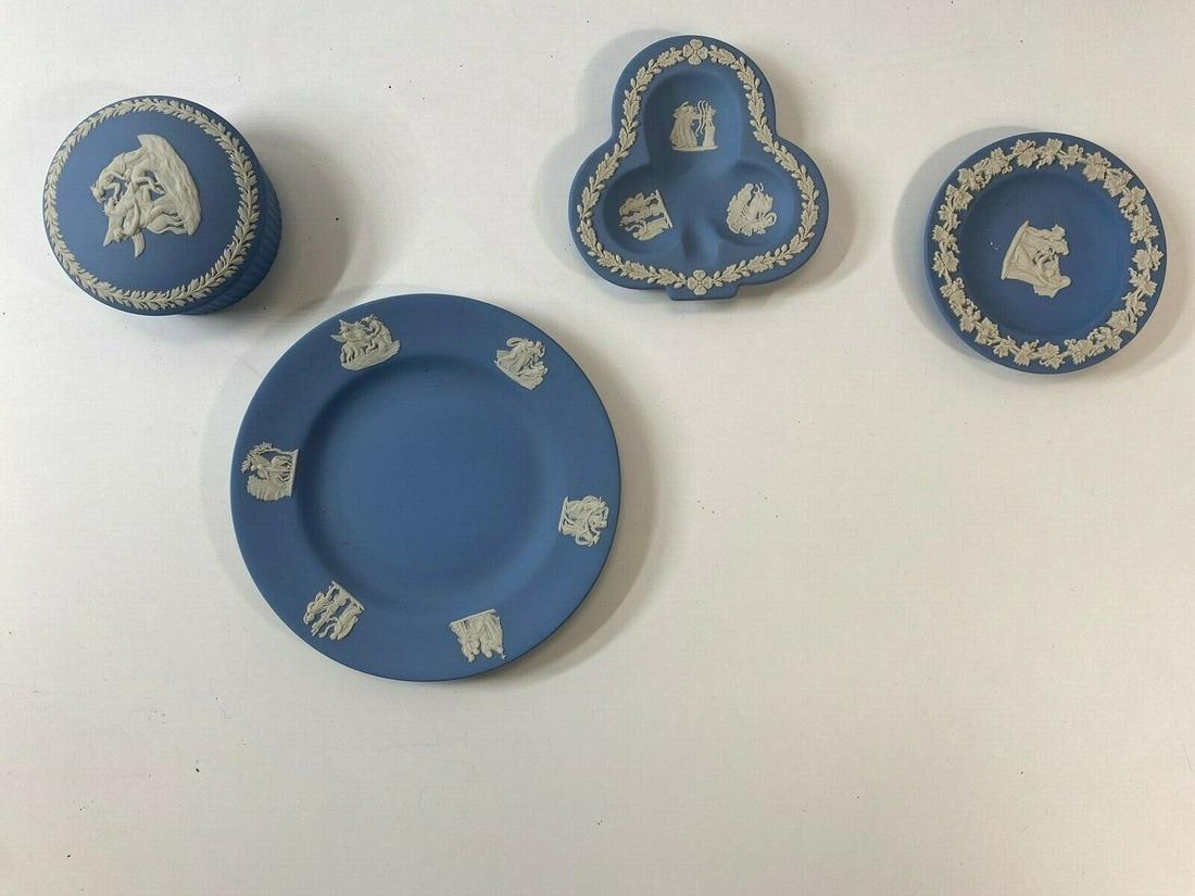 4 Wedgwood Jasperware Set - Trinket Box, Plate, & Trays: 4 Wedgewood Jasperware Set, this set includes Trinket Box, Plate, & two different small Trays. the trinket box measures 4" x 2 /14", the plate measures 6" and the first little tray measures 3" x 4" an