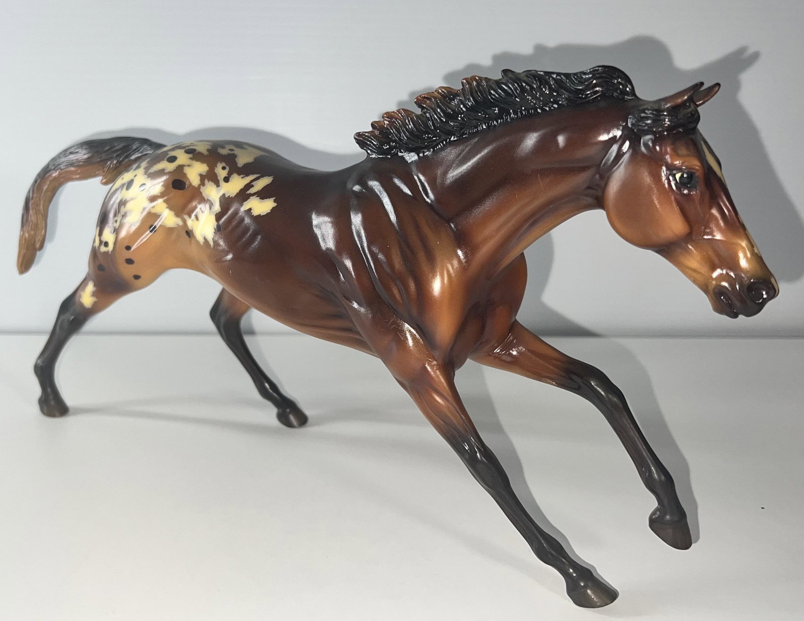 Wunderlust Connoisseur No. 90135 (2005): Wunderlust Connoisseur No. 90135 (2005) Certificate of Authenticity: Description: Semigloss Chestnut Appaloosa, Connoisseur SR; 1/350.