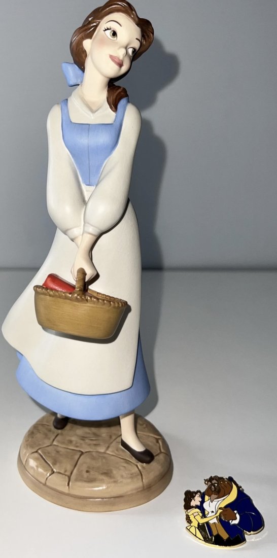 Walt Dinsey Classics Collection Belle from Dinsey's Beauty and the Beast No. 4877 - Comes with Box & (1 of 10)