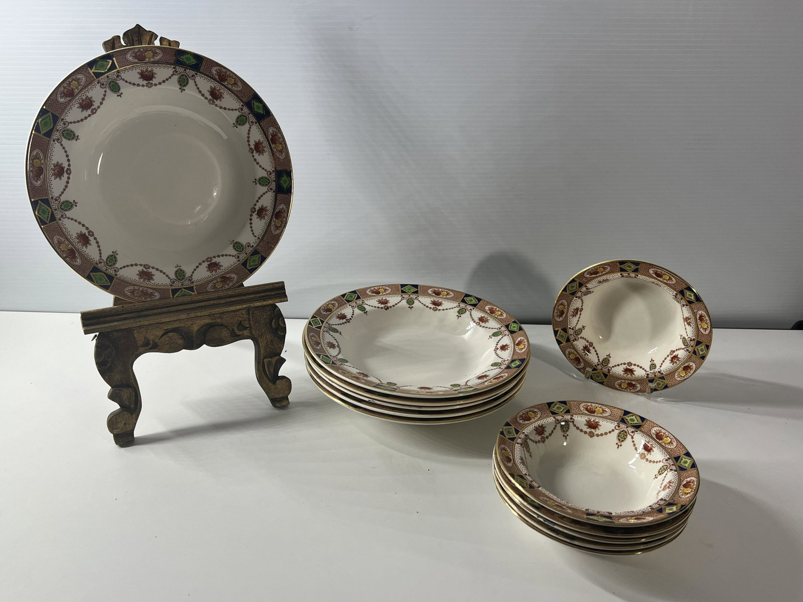 Lot of 12 Vintage Arklow Ireland 812 China - 6 Berry Bowls - 6 Soup Bowls: Lot of 12 Vintage Arklow Ireland 812 China - 6 Berry Bowls - 6 Soup Bowls. They are Beautiful Dinnerware. Exceptional Printed Patern Design. They are in good condition. The Berry bowls measue 6 1/2 in