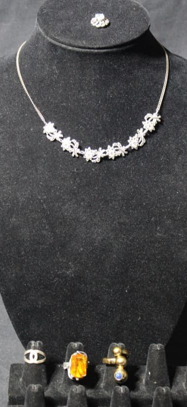 (5) .925 Sterling Silver Jewelry - Necklaces, Rings & Pendant: (5) .925 Sterling Silver Jewelry. These are beautiful Necklaces, Rings & Pendant. This is a mixed lot that includes, 1 Pendant, 1 Necklaces, and 3 Rings. All pieces are .925 sterling.