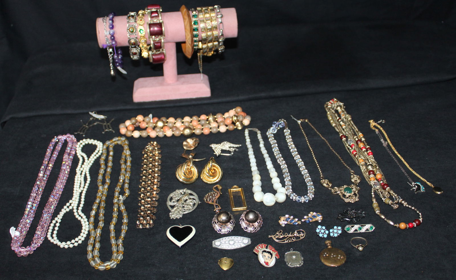 30pc mixed lot of Costume Jewelry - Necklaces, Bracelets, & Earrings (1 of 10)