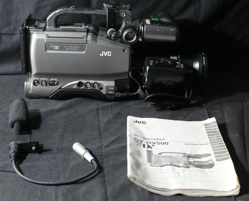 JVC DV Camcorder GY-DV500 (1 of 17)