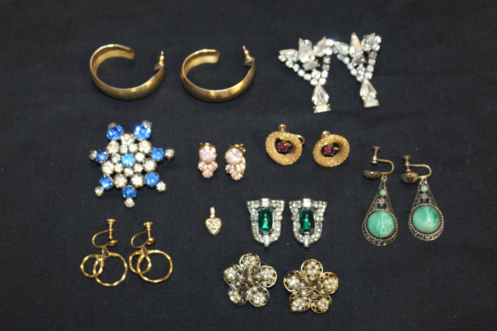 (10 Costume Jewelry Earrings, Brooch & Pendant: (10) Costume Jewelry Earrings, Pendant & Brooch. This is a beautiful lot of jewelry that will be perfect for any special occasion. Some of the brands include: Van Dell,