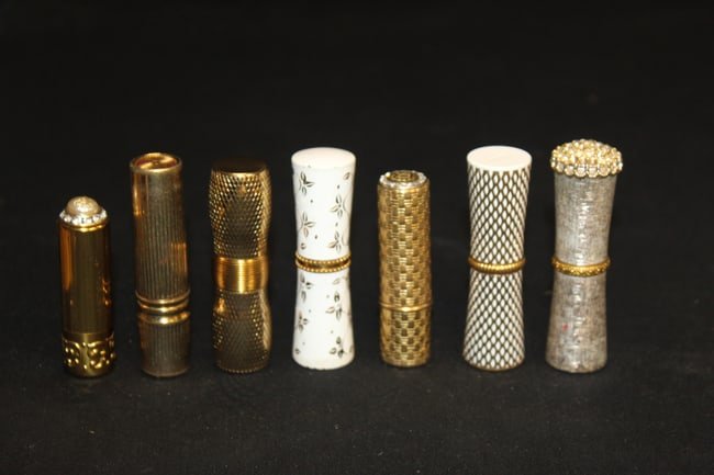 (17) Antique Womens Vanity Accessories- Lipsticks cases, & Compacts Cases - Revlon, Helena: (17) Antique Womens Vanity Accessories- Lipsticks cases, & Compacts Cases. brands include: Coty, Brevettata , Colgate & Co.