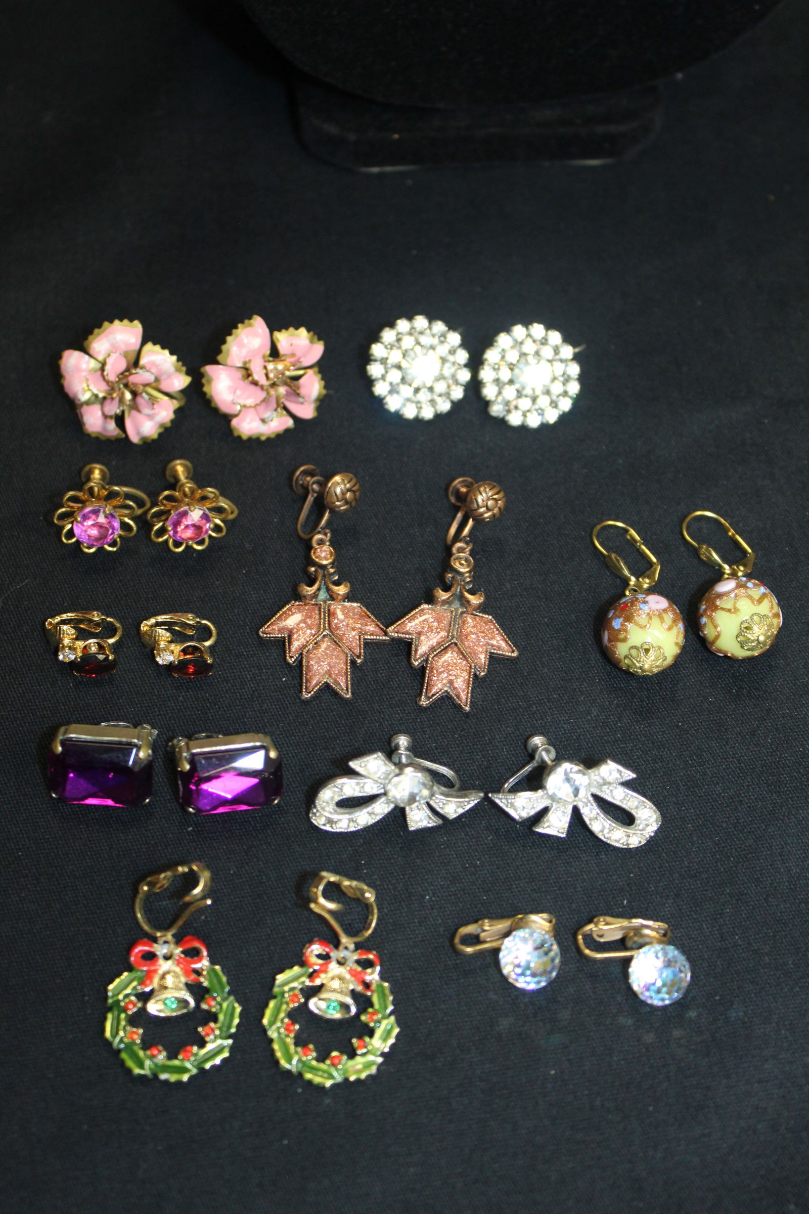 (10) Pairs of Costume Jewelry Earrings (1 of 6)