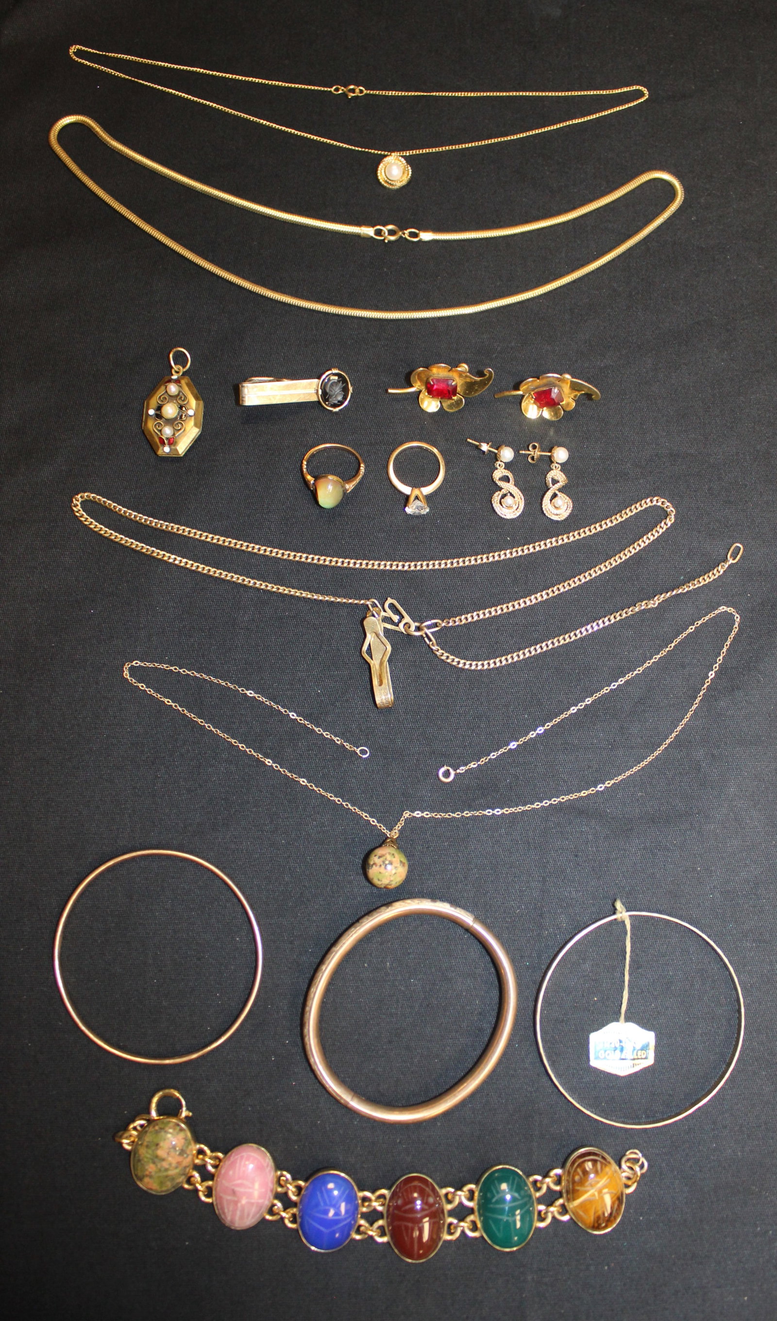 (14) 1/20 12kt/14kt Goldfillled Jewelry - Bracelets, Earrings, Pendant, Necklace, Rings & Clip -: (14) 1/20 12kt/14kt Goldfillled Jewelry - This is a beautiful lot of different brooches all various shapes, sizes, and designs. There are (4) Bracelets, ( 2) pair of earrings, (1) pendants, (4) Neckla
