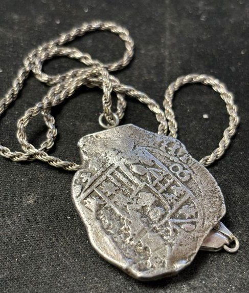 1715 Fleet Shipwreck 8 Reale Silver Piece of 8 coin Pendant (1 of 4)