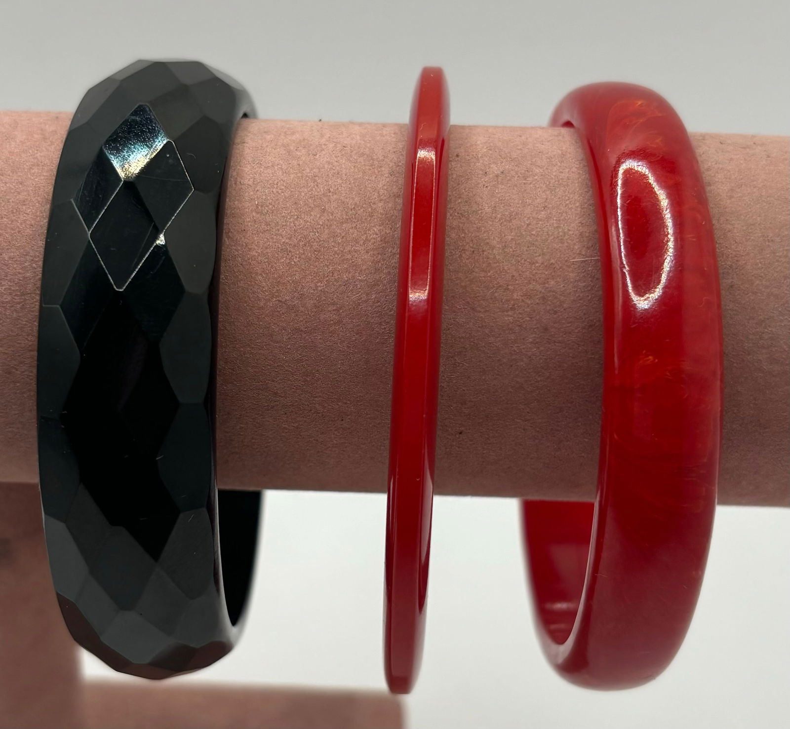 3 Solid Cherry Red, Marbled Red & Black Bakelite Bangle Bracelets (1 of 2)
