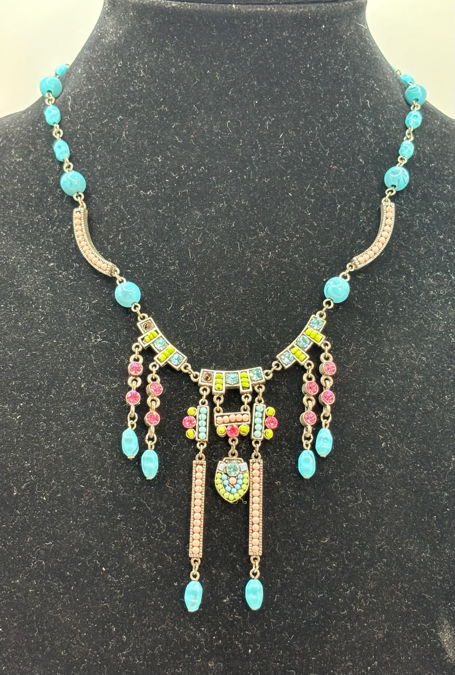 Turquoise w. Colorful beading Costume Necklace: Turquoise w. Colorful beading Costume Necklace. This is a beautiful necklace. It is in good condition. it is great for any occasion. Can jazz up any outfit. It is measures .