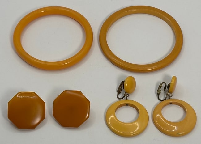 Lot of 33 1970s Exhibit Cards (1 of 5)