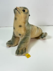 Vintage 1960s Steiff Seal "Robby"