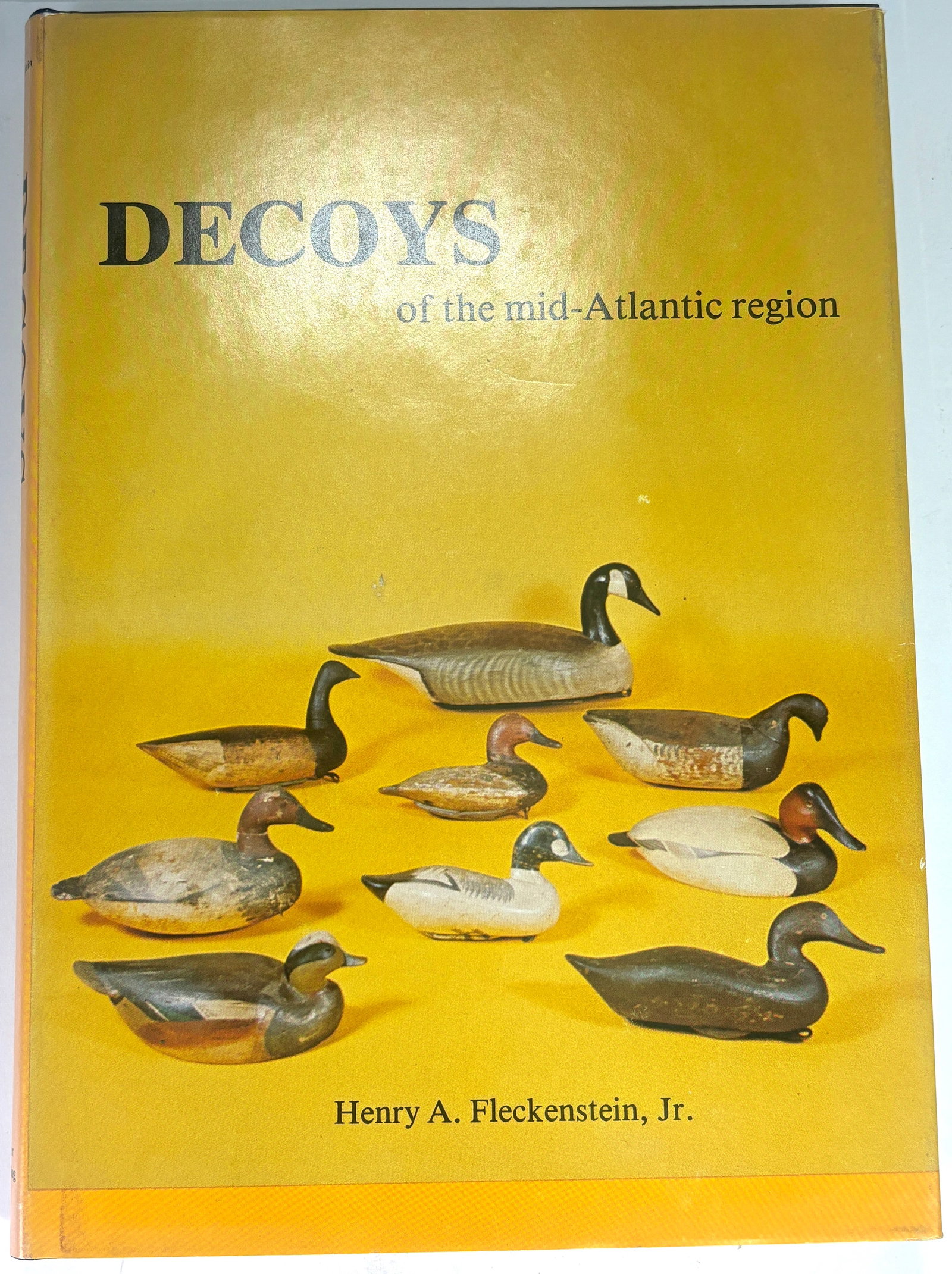 Decoys of the Mid-Atlantic region by Henry A. Fleckenstein, Jr. Signed 1979: Decoys of the Mid-Atlantic region by Henry A. Fleckenstein, Jr. Signed 1979. This is a great old book, it is in great condition, it has 272 pages. Publisher: Schiffer Publishing, Author: Henry A. Flec
