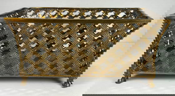 Vintage Brass Flower Basket Vase: Vintage Brass Flower Basket Vase. Beautiful vase, it is in great condition. This basket is intricately made, it is a sturdy basket that sits on four feet. it has a cute floral design. Standing alone