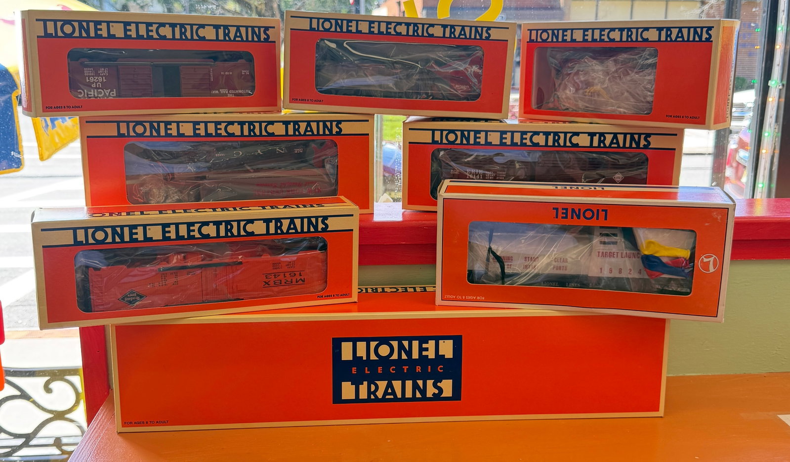 Lot of Vintage Lionel Electric Trains, Accessories & More (1 of 12)