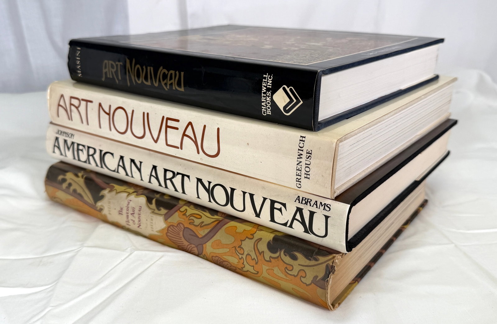 (4) Vintage Art Nouveau Books: (1) American Art Nouveau by Diane Chalmers Johnson 1943, Publisher ?? : ? Abrams, Publication date: ? January 1, 1979, Language: ? English, Print length: 312 pages (2) Art Nouveau by Lara-Vinca