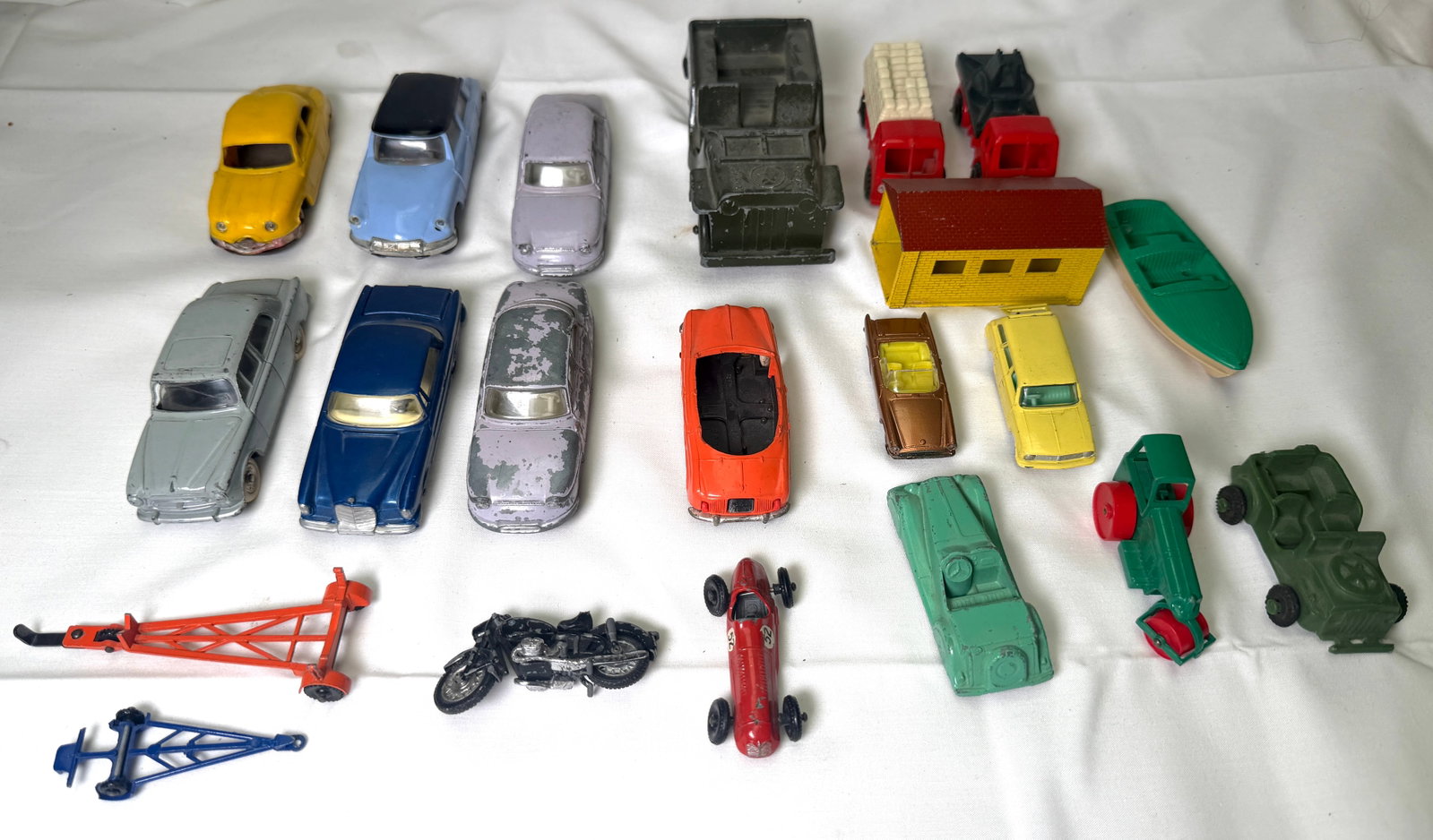 (18) Antique Diecast Cars (1 of 19)