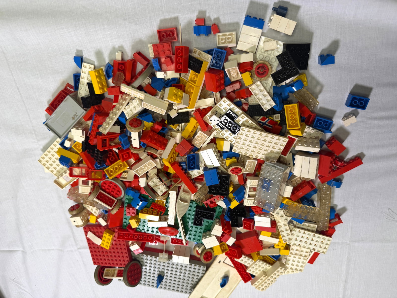 LEGO System by Samsonite - 4