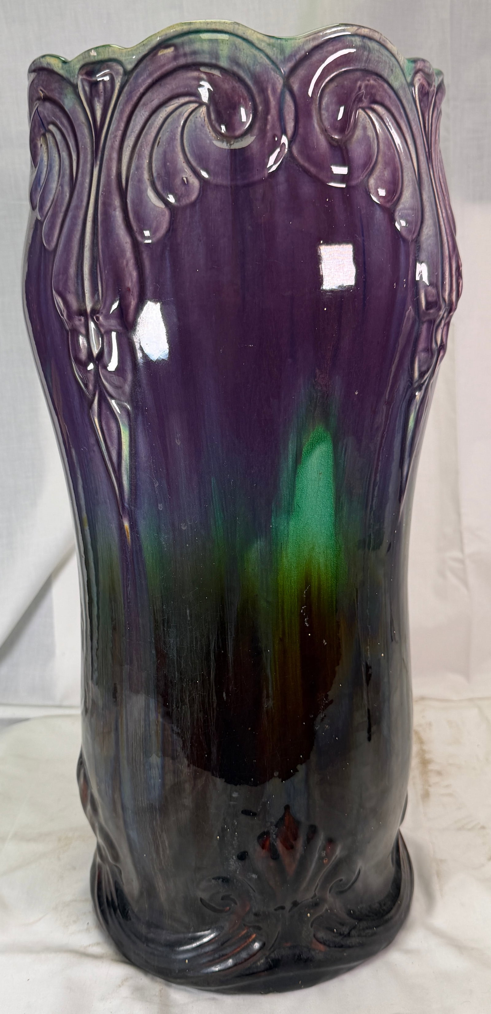 Vintage Majolica Art Nouveau Style Vase (1 of 8)