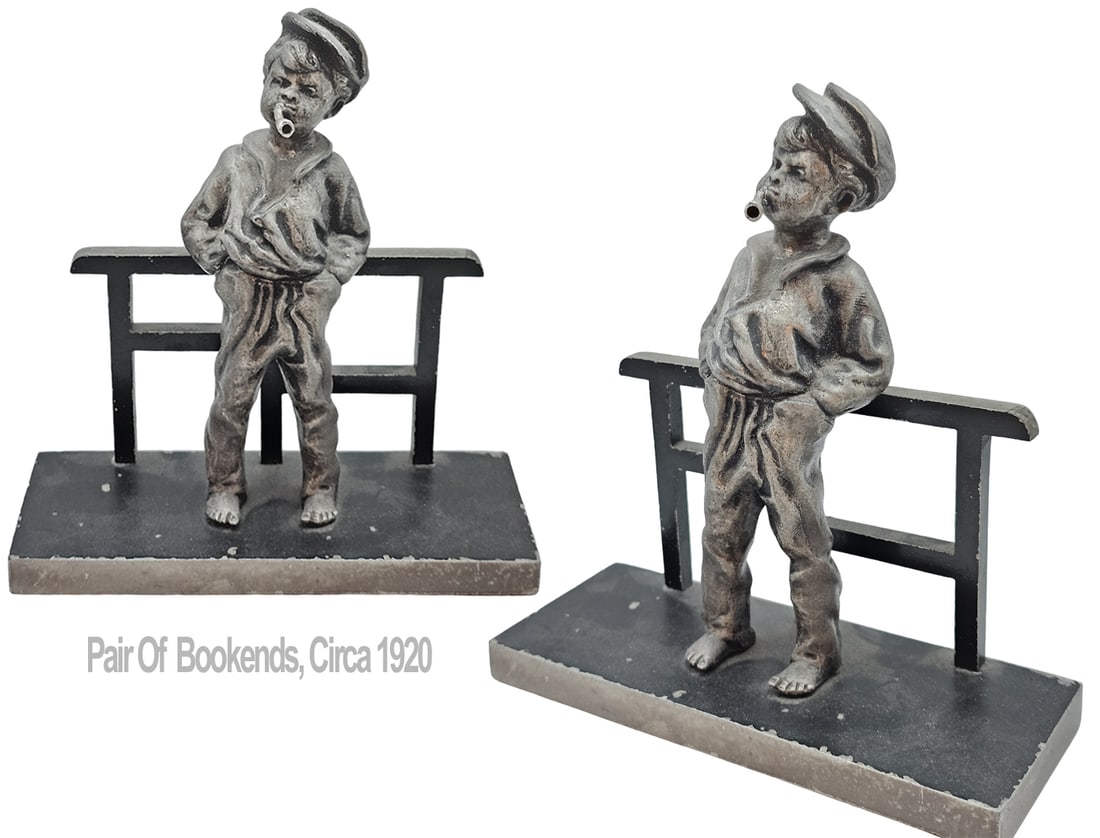 Pair Of Hubbard & Cast Iron Metal Smoking Boy Bookends, Circa 1920 (1 of 8)