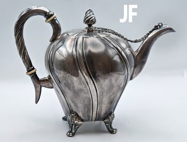 Vintage British Silver (480g) Tea Pot