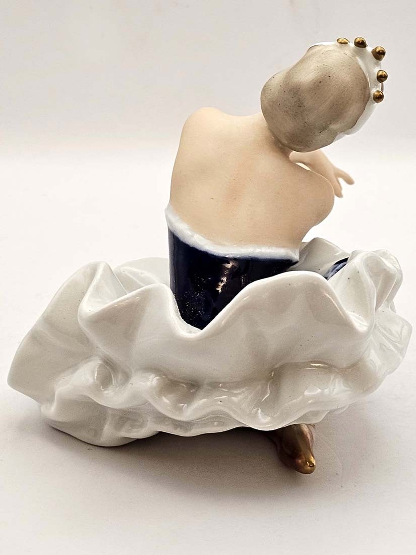 Seated Ballerina, A Vintage German Wallendorf Hand painted Cobalt Porcelain figurine - 4