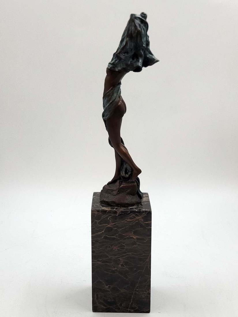 Signed Art Deco Lady In Wind, A Bronze Figurine, Milo - 4