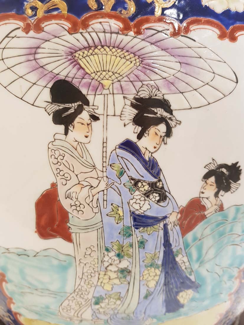 Large Chinese Porcelain Vase - 5