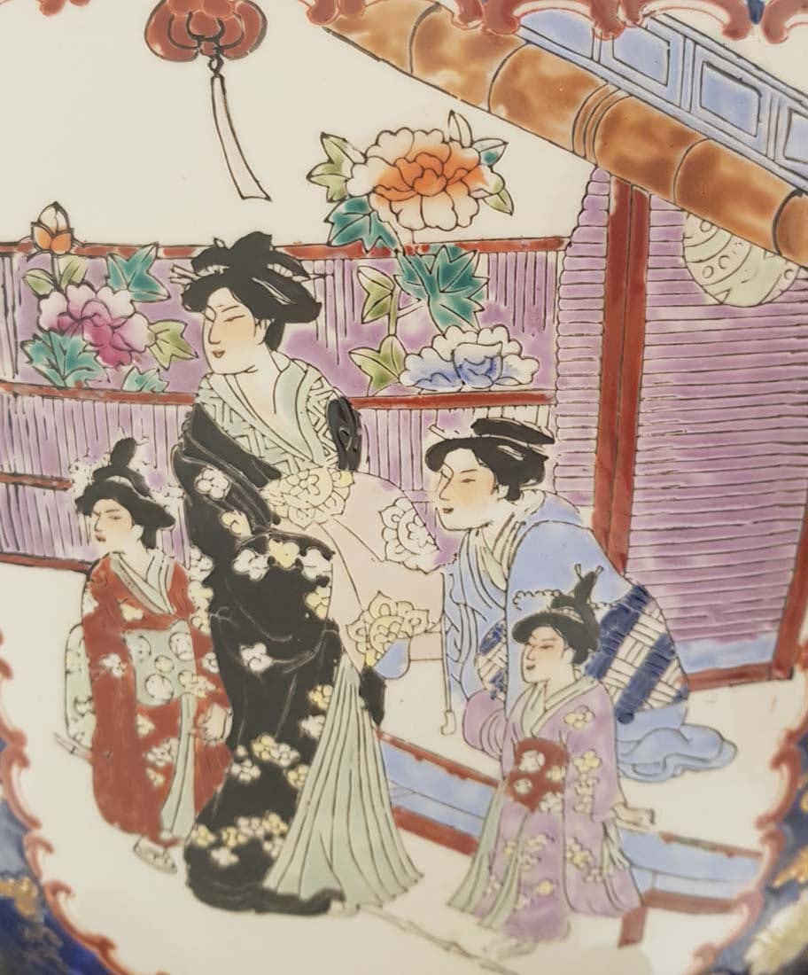 Large Chinese Porcelain Vase - 6