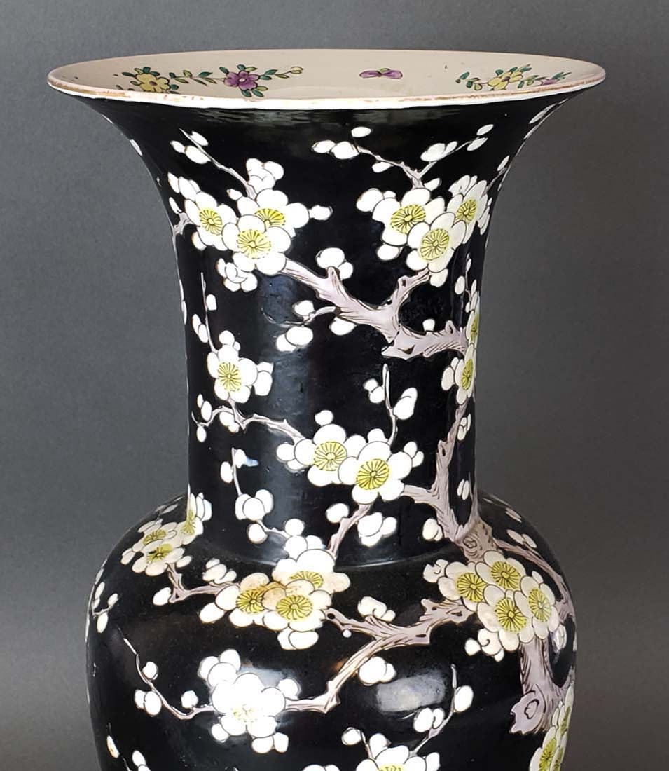 Large Chinese Porcelain Vase - 2