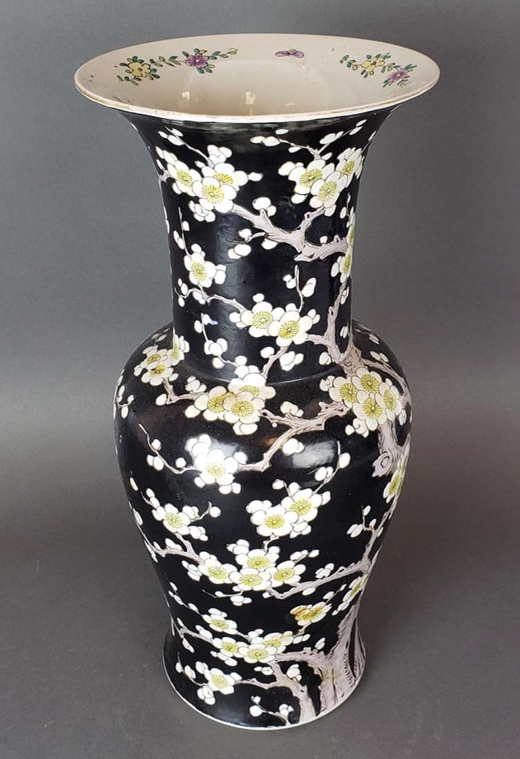 Large Chinese Porcelain Vase (1 of 4)
