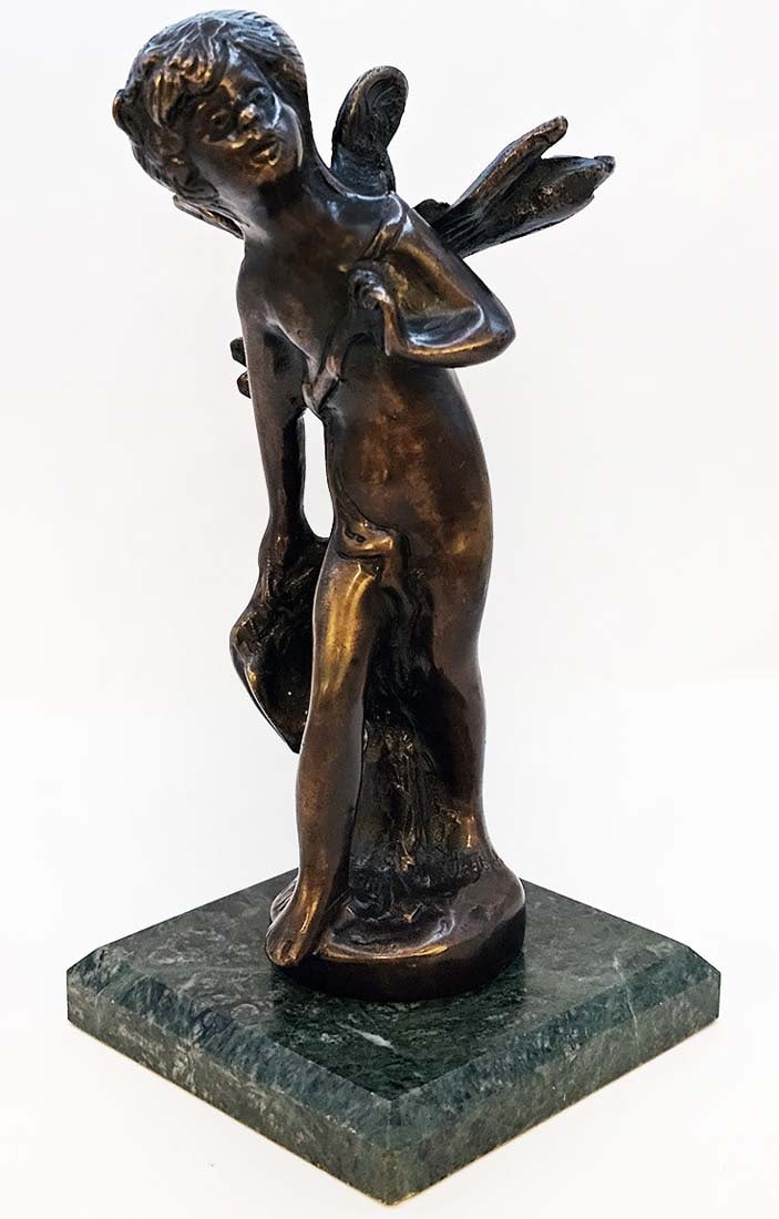 Cherub Figurine Sculpture: Cherub Figurine Sculpture. H 8 1/2" x W 4"(~1,468g)