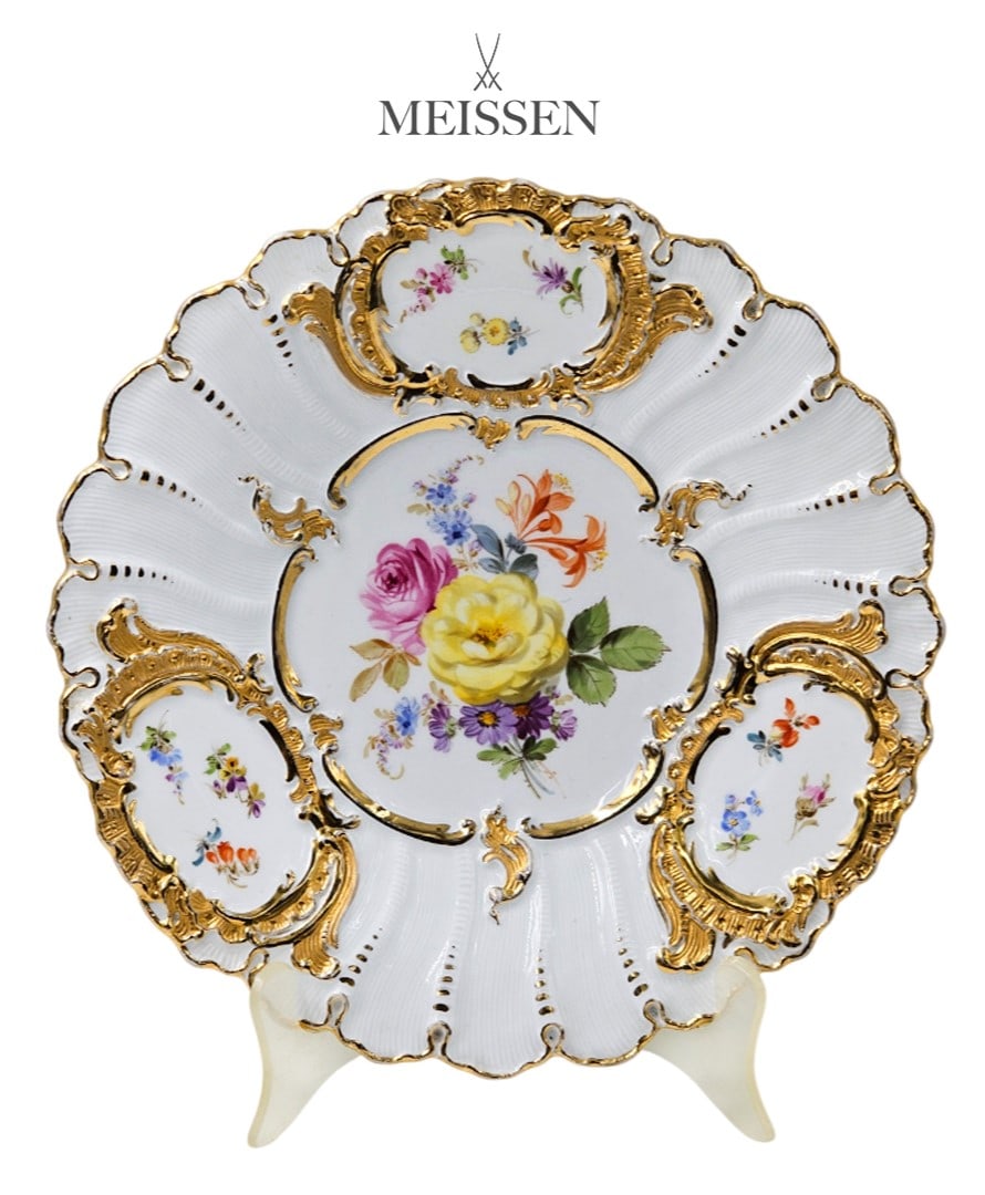 19th C. Meissen Porcelain Floral Decorative Plate: 19th C. Meissen Porcelain Floral Decorative Plate. H 1 1/2" x D 9"