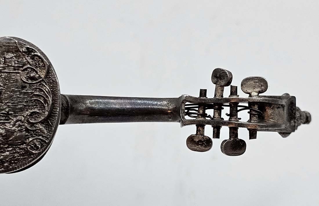 Instrument Silver (112g) Figural Violin Box - 5