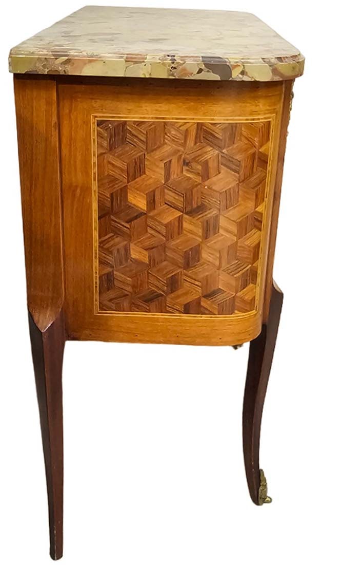 18th C. Louis XV Style Marquetry side Table - 2