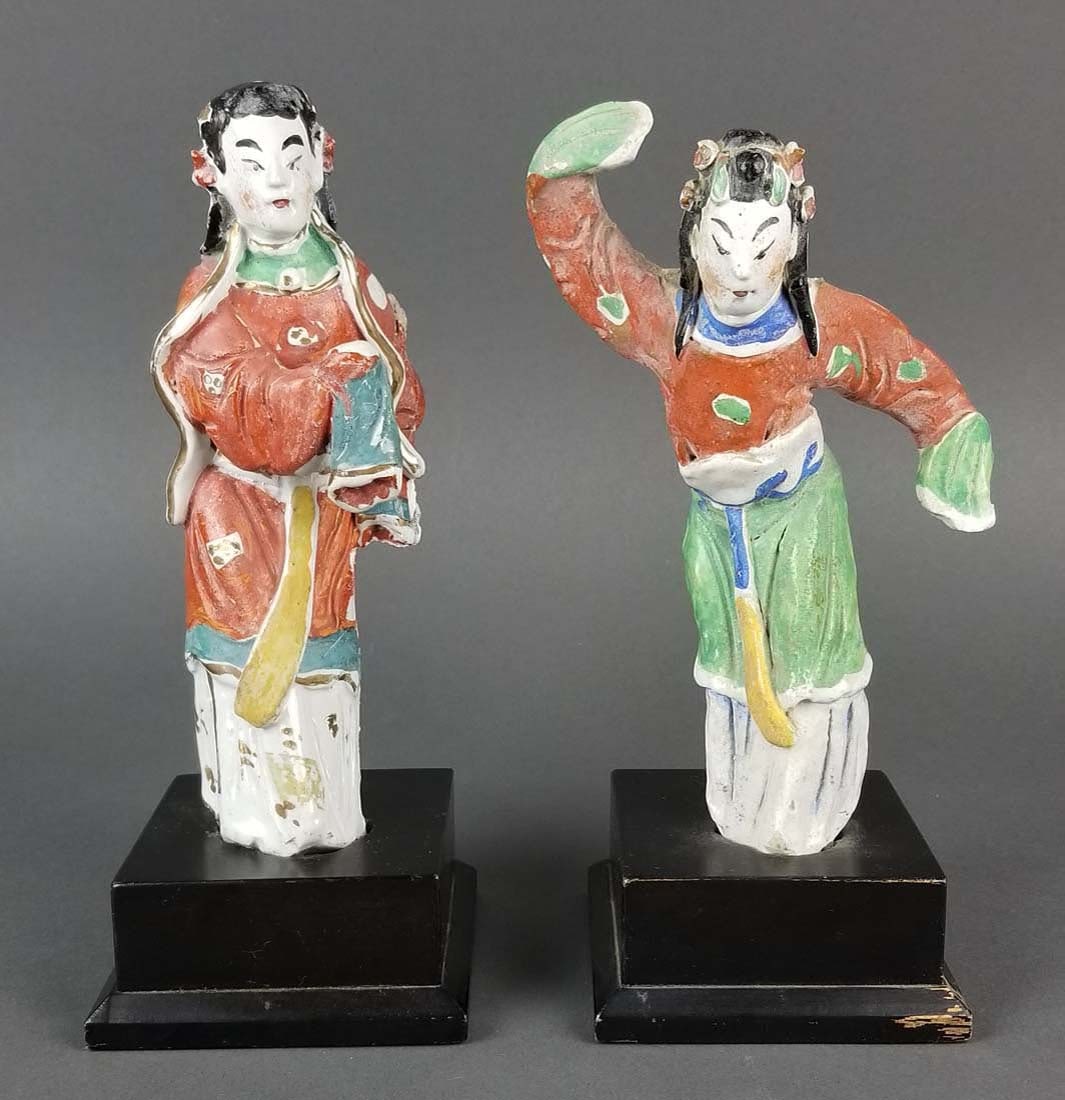 Pair of Japanese Porcelain Figurines: Pair of Japanese Porcelain Figurines. Measures H: 9 1/4" W: 3 3/4"