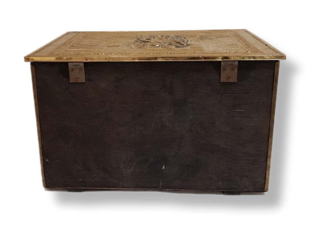 A Large Continental Brass Wooden Box - 7