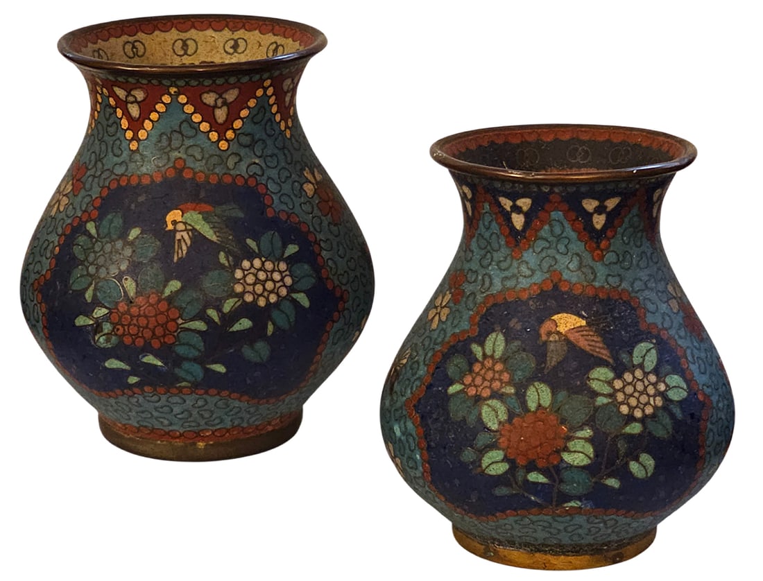 Pair Of Japanese Meijo Period Cloisonne Vases: Pair Of Japanese Meijo Period Cloisonne Vases. Possibly early Namikawa Workshop. H 4" x W 2 7/8"