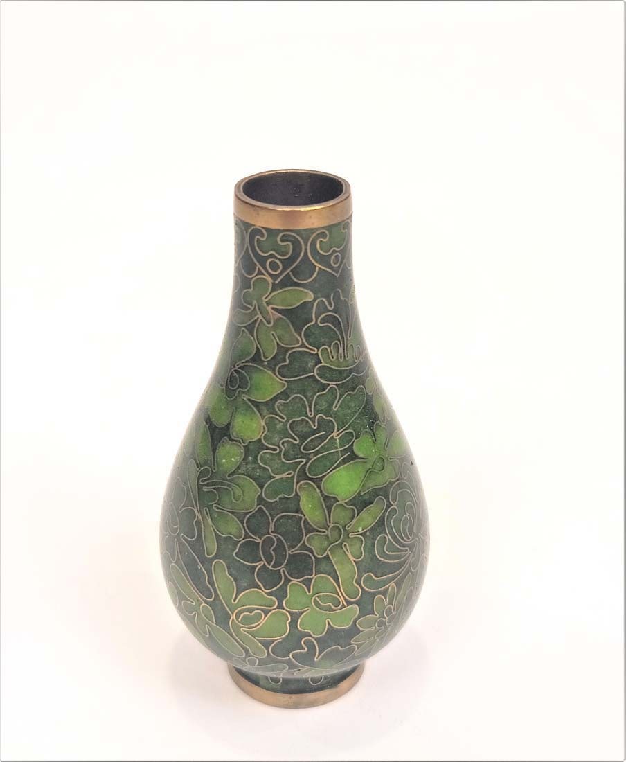 Chinese Closene Enamel Vase: Chinese Closene Enamel Vase. H 3 3/8" x W 1.5"