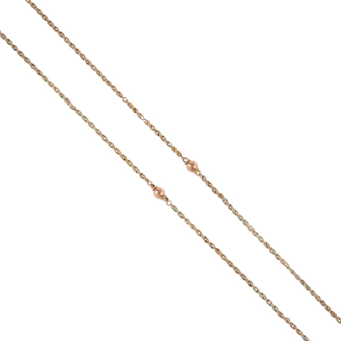 A longard chain. The rope-twist chain, with faceted (1 of 2)