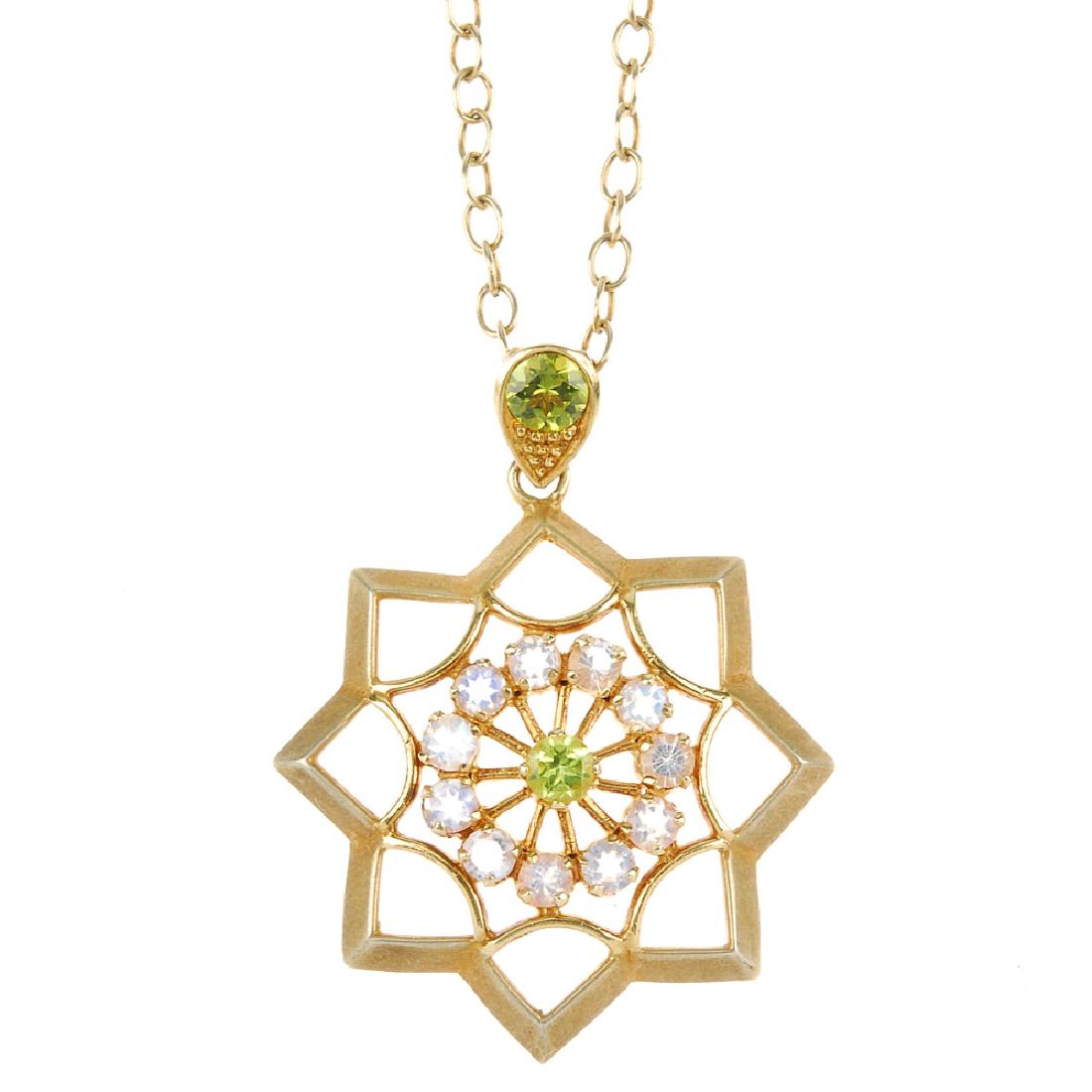 A selection of silver and white metal jewellery. To (1 of 4)