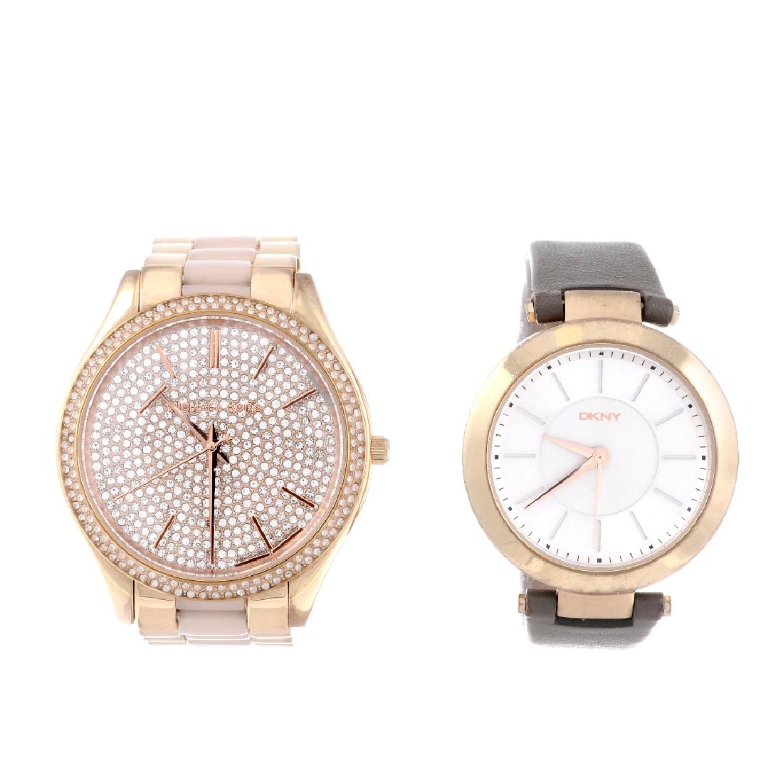 A bag of assorted watches, to include examples by: A bag of assorted watches, to include examples by Michael Kors and DKNY. All recommended for spares or repair purposes only. Approximately 100.