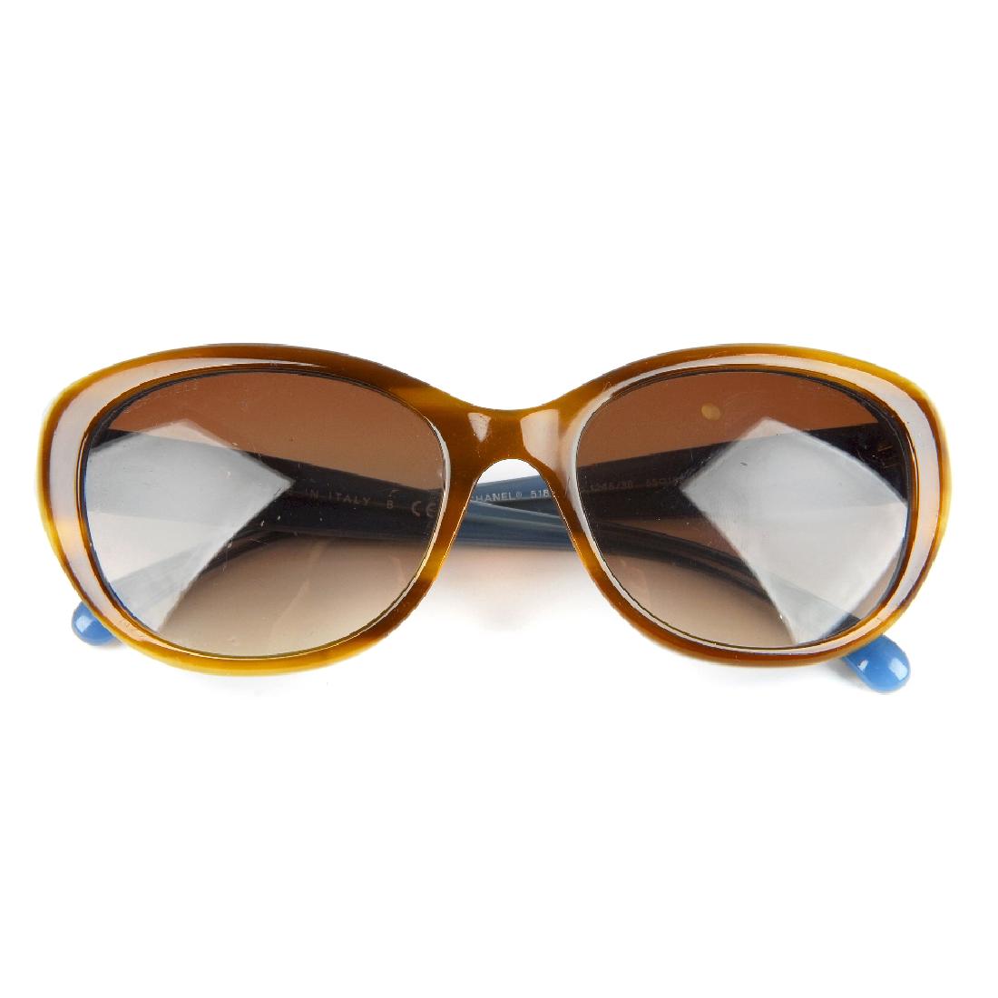 CHANEL - a pair of Camellia sunglasses. Featuring brown (1 of 4)